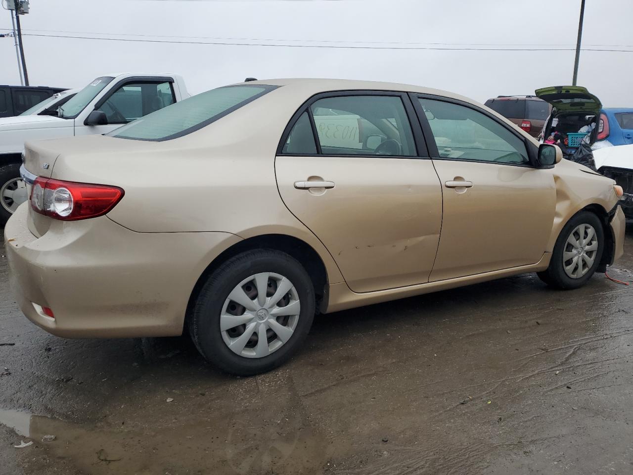 Obraz 3 z 2011 TOYOTA COROLLA BASE 2011 z VIN JTDBU4EEXB9137745