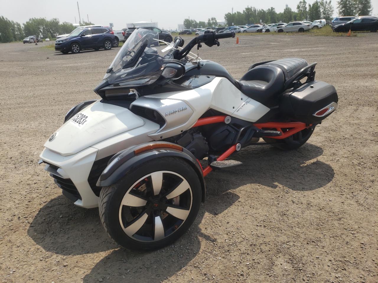 Image 2 of Can-Am Spyder Roadster F3 2015 with VIN 2BXRDDD24FV002144