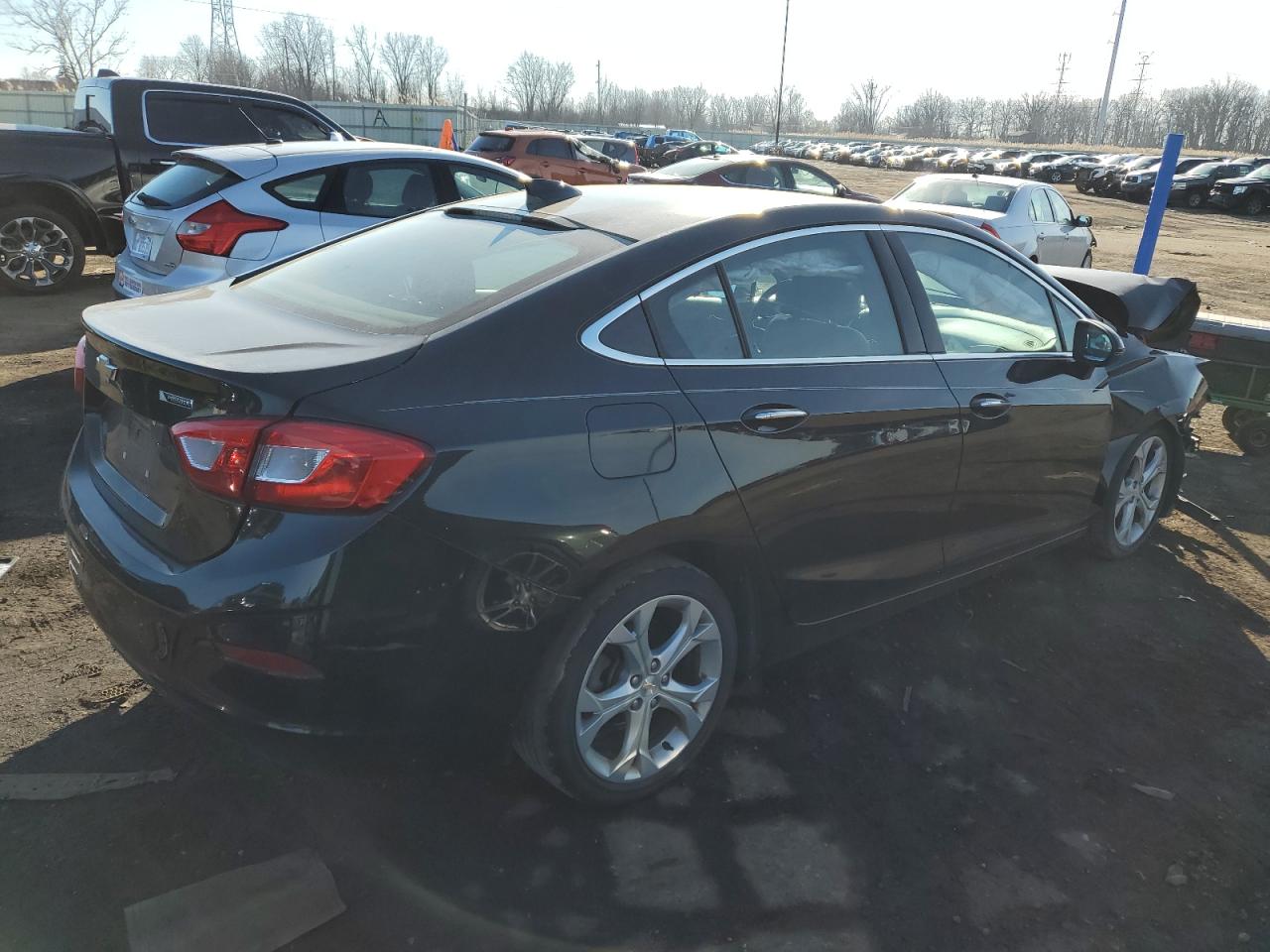 Image 3 of 2018 CHEVROLET CRUZE PREMIER 2018 with VIN 1G1BF5SM3J7105945