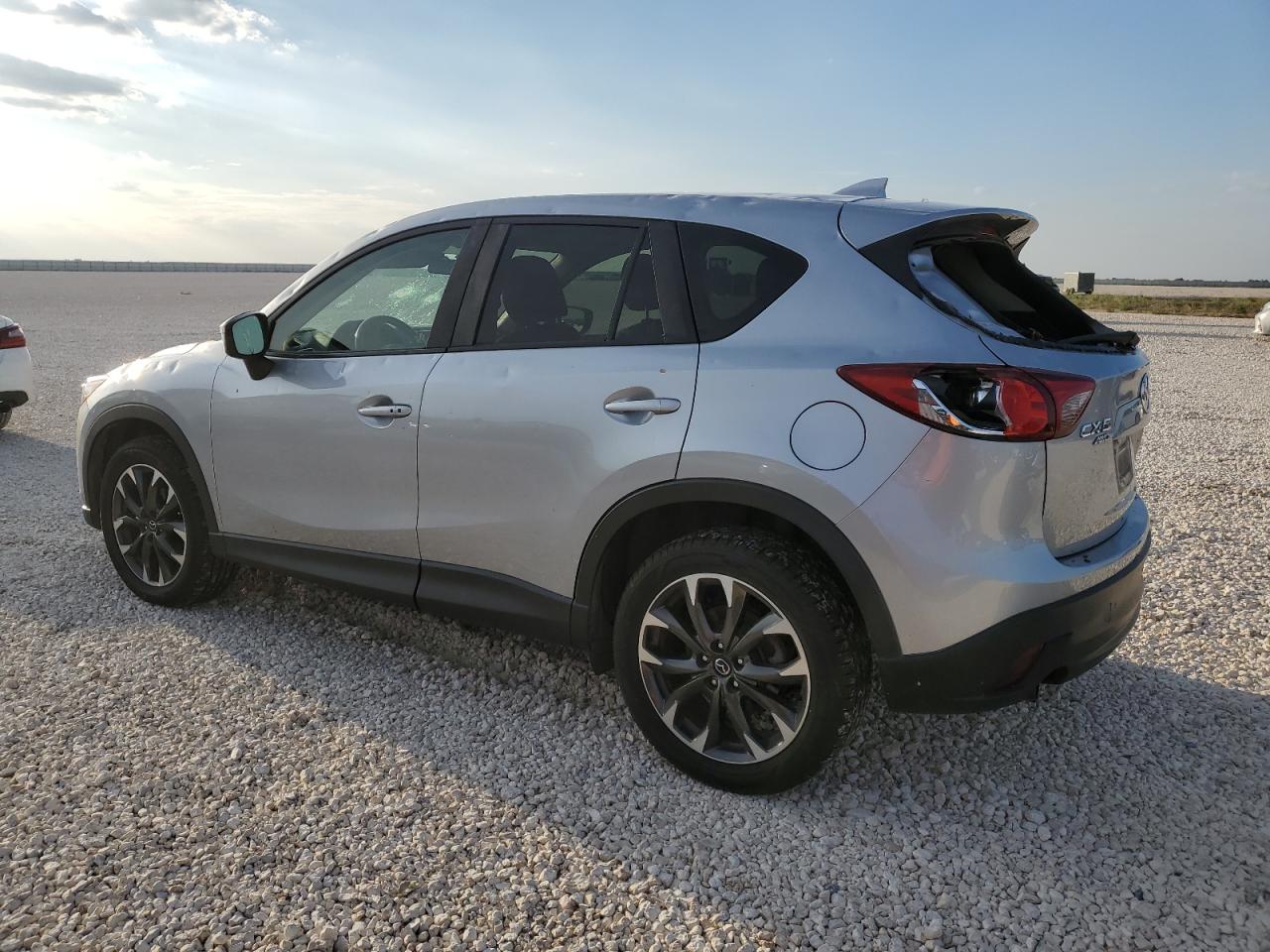 Obraz 2 z Mazda Cx-5 Gt 2016 z VIN JM3KE4DY8G0909011