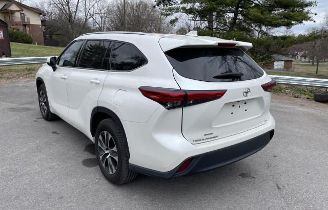 Obraz 3 z 2020 TOYOTA HIGHLANDER XLE 2020 z VIN 5TDHZRAH5LS512873