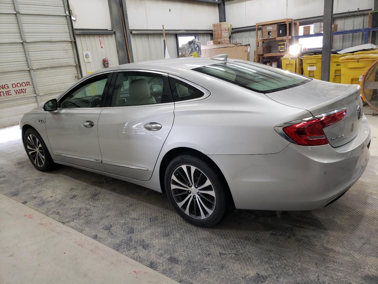 Изображение 2 2017 BUICK LACROSSE PREFERRED 2017 с VIN 1G4ZN5SS5HU162078