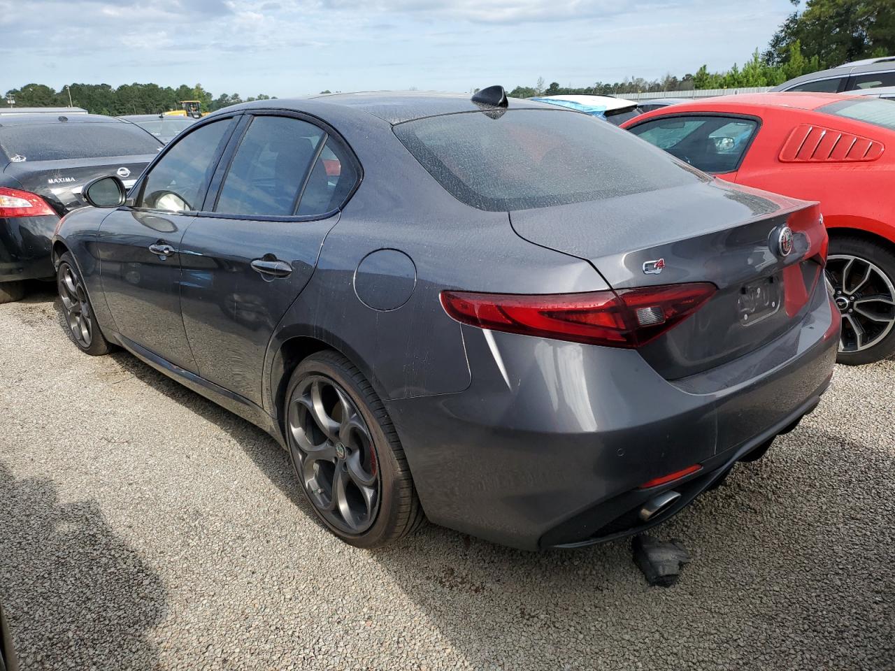 Obraz 2 z 2017 ALFA ROMEO GIULIA TI Q4 2017 z VIN ZARFAEEN4H7541702