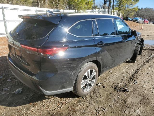 Image 3 of 2022 TOYOTA HIGHLANDER XLE 2022 with VIN 5TDGZRAH9NS111423