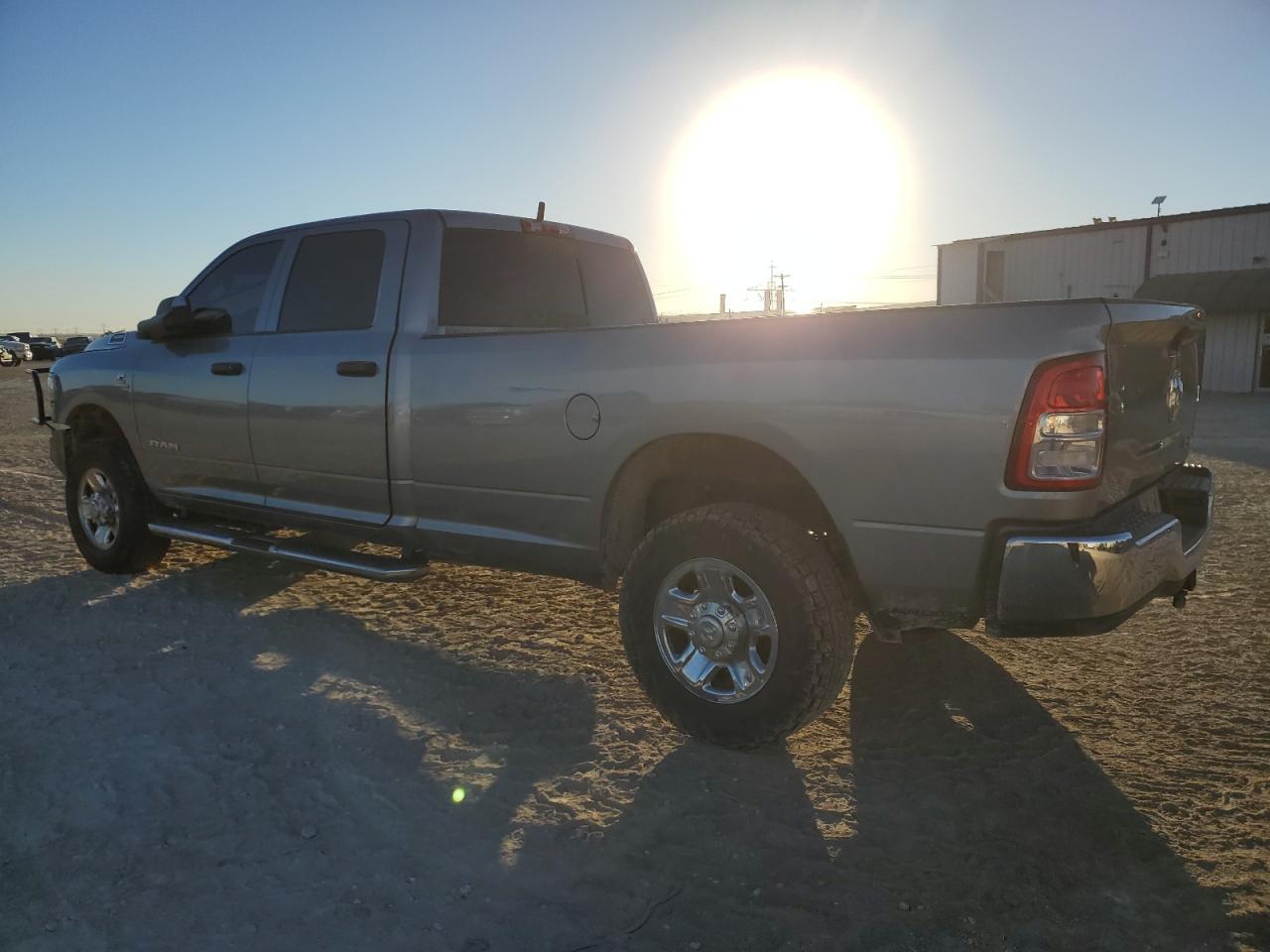 Изображение 2 2022 RAM 3500 TRADESMAN 2022 с VIN 3C63R3GL9NG114156