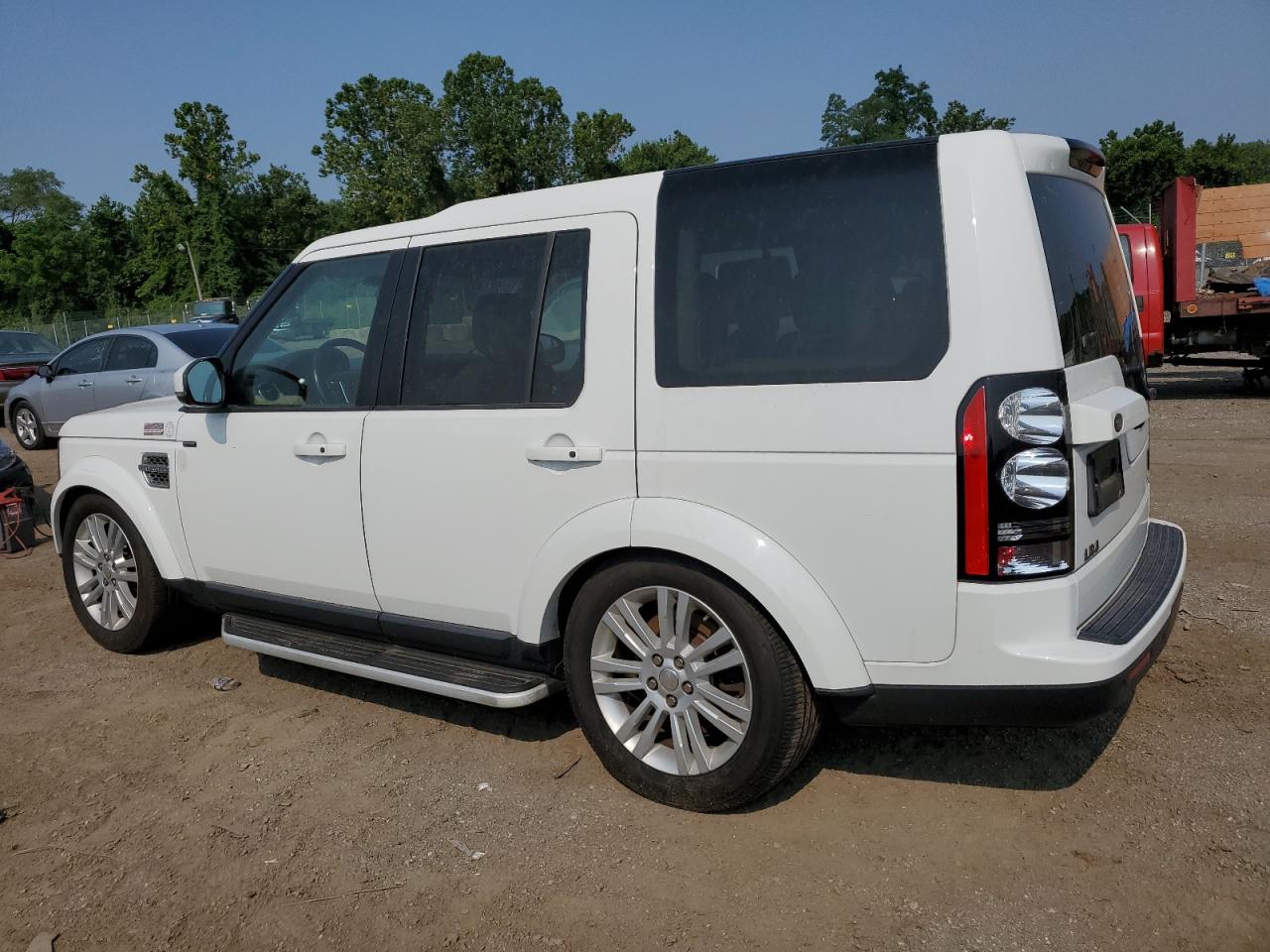 Image 2 of 2015 LAND ROVER LR4 HSE LUXURY 2015 with VIN SALAK2V66FA753034