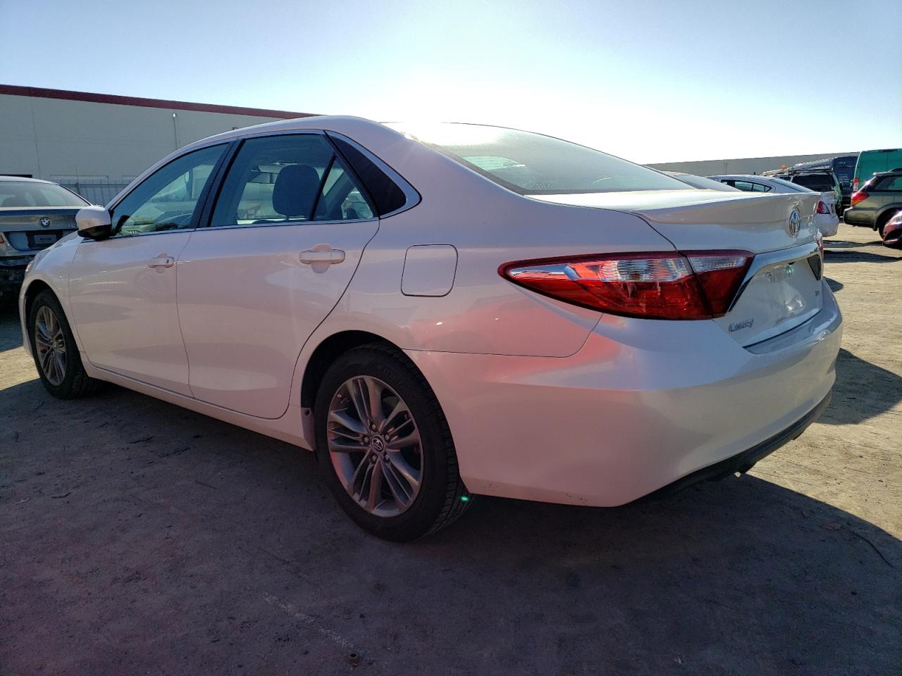Obraz 2 z 2016 TOYOTA CAMRY LE 2016 z VIN 4T1BF1FK0GU175465
