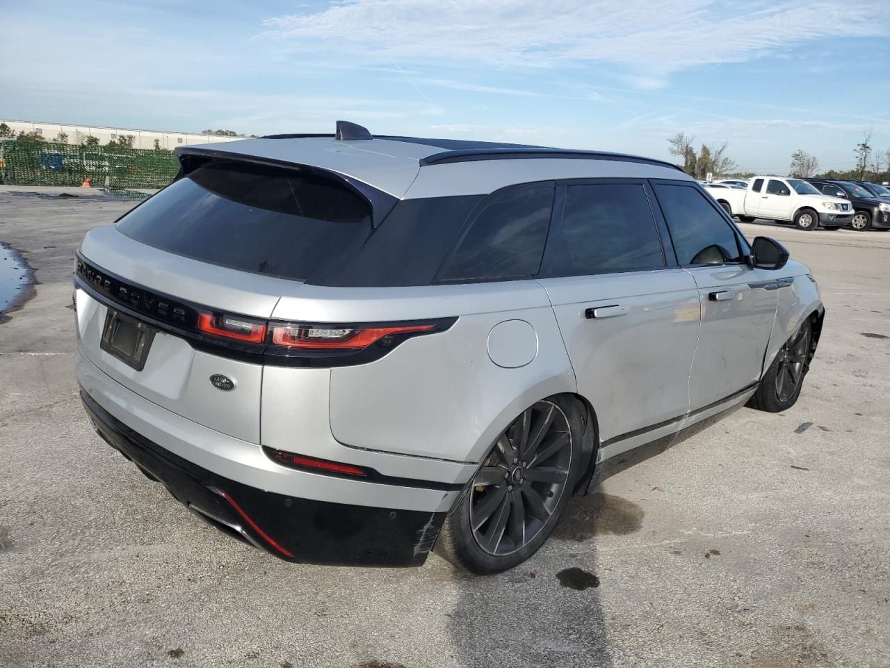 Image 3 of 2018 LAND ROVER RANGE ROVER VELAR R-DYNAMIC HSE 2018 with VIN SALYM2RV3JA745279