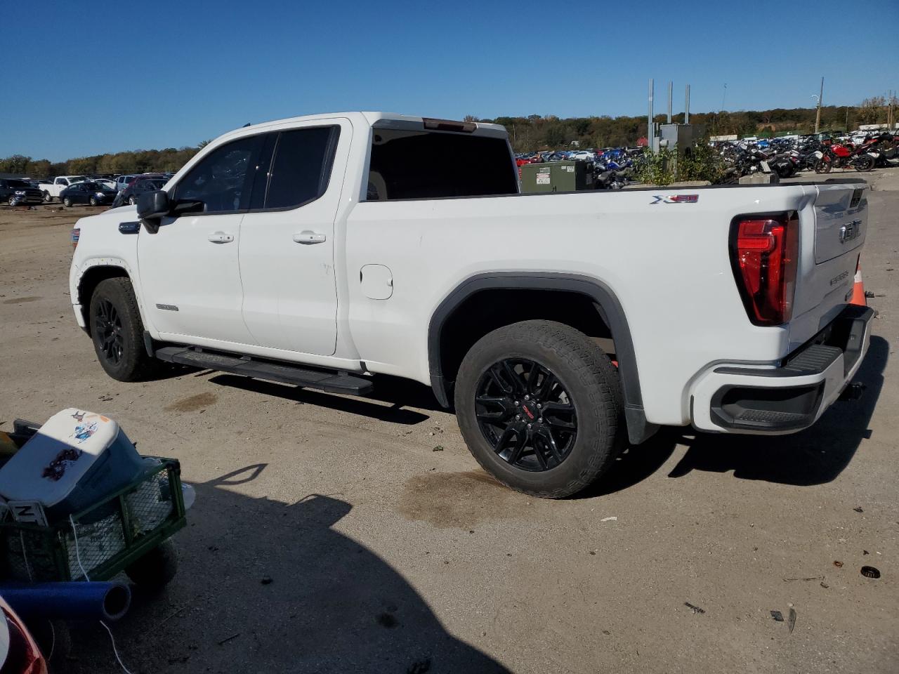 Image 2 of 2022 GMC SIERRA LIMITED K1500 ELEVATION 2022 with VIN 1GTR9CED5NZ223325