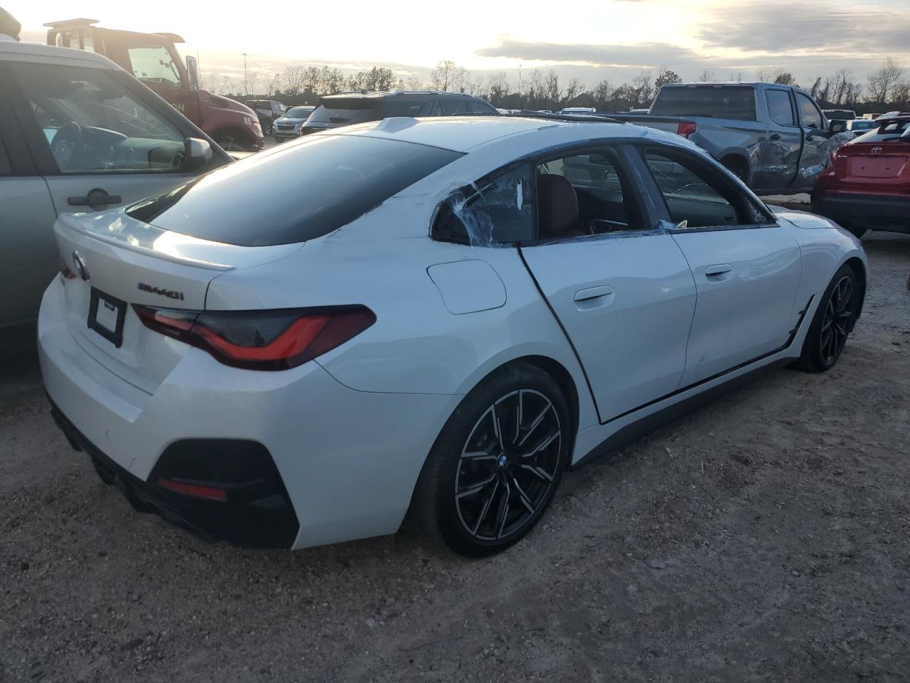 Obraz 3 z 2022 BMW M440XI GRAN COUPE 2022 z VIN WBA13AW08NFL96396