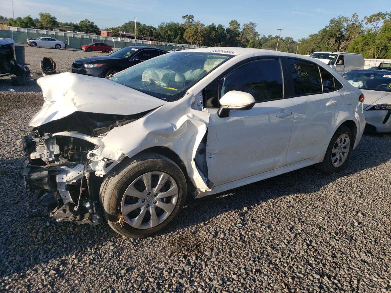 Image 1 of 2021 TOYOTA COROLLA LE 2021 with VIN 5YFEPMAE4MP193297