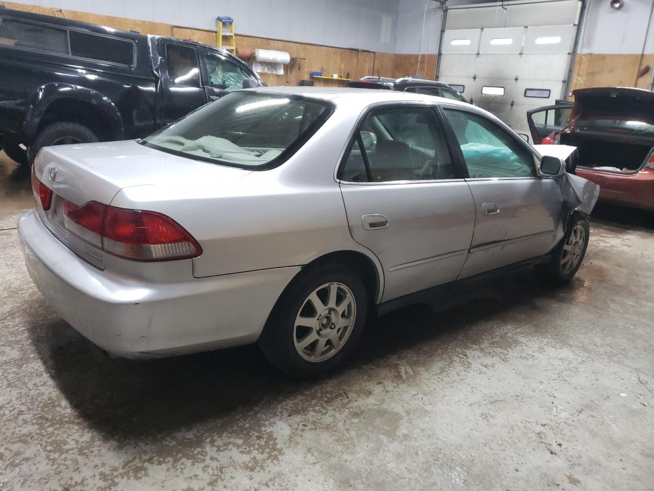 Image 3 of 2002 HONDA ACCORD SE 2002 with VIN JHMCG56742C011593