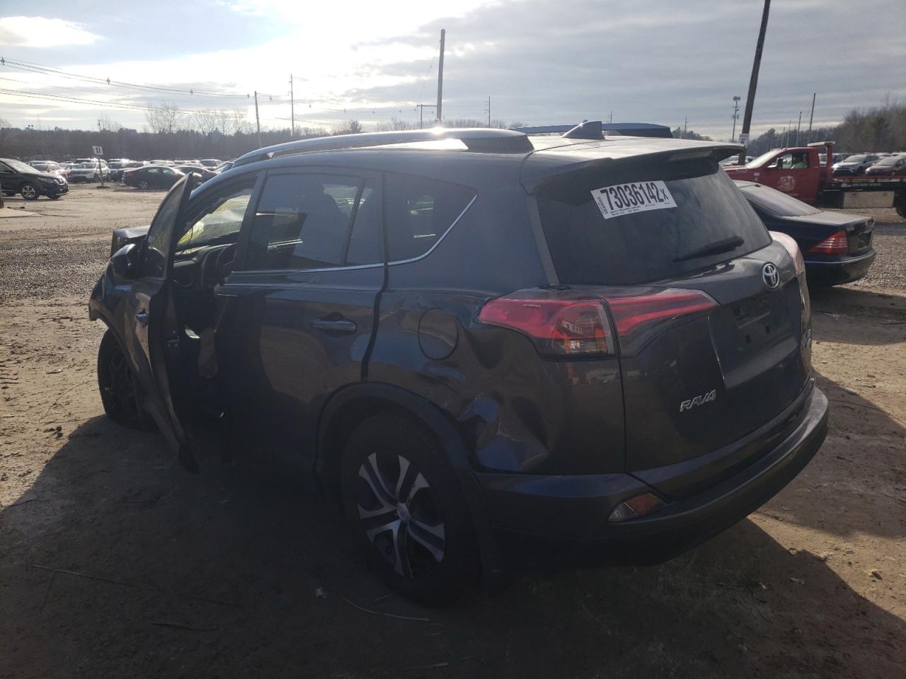 Изображение 2 2017 TOYOTA RAV4 LE 2017 с VIN JTMBFREVXHJ119079