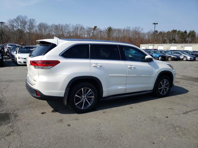 Image 3 of 2018 TOYOTA HIGHLANDER SE 2018 with VIN 5TDJZRFH2JS890625