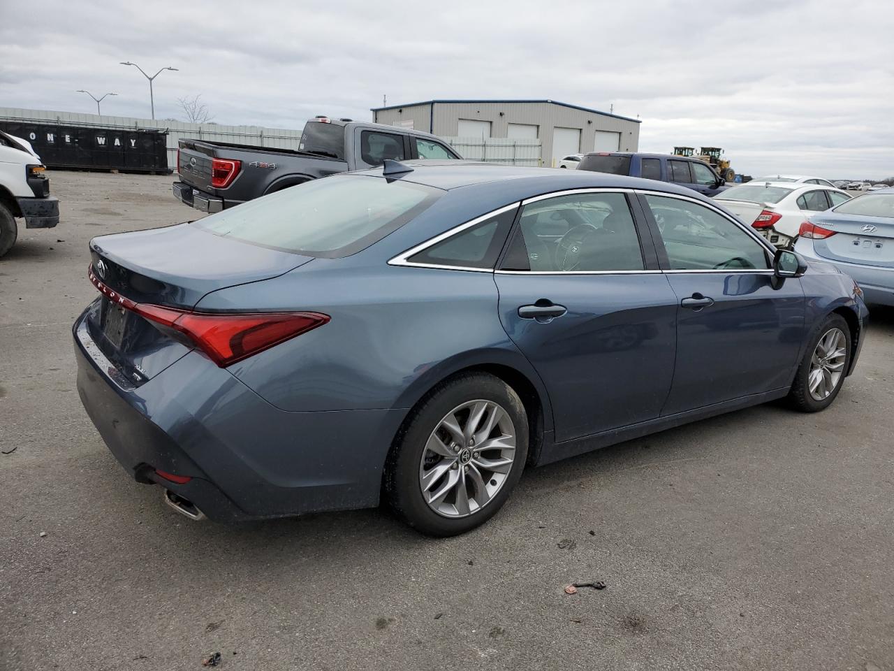 Image 3 of 2021 TOYOTA AVALON XLE 2021 with VIN 4T1LB1BB8MU002021