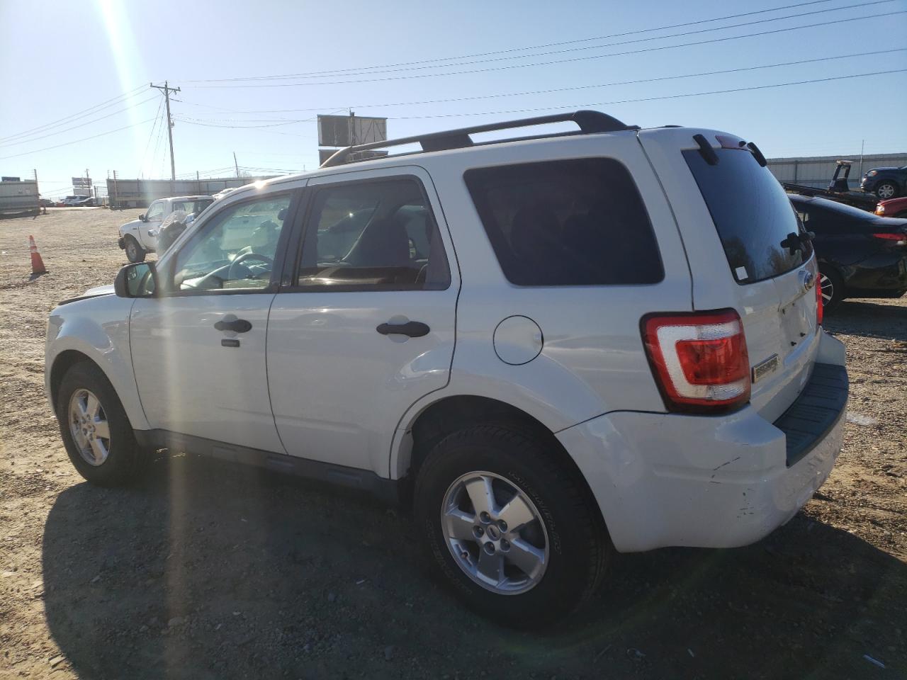 Image 2 of 2011 FORD ESCAPE XLT 2011 with VIN 1FMCU9D74BKA37424