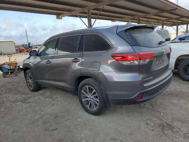 Image 2 of 2019 TOYOTA HIGHLANDER SE 2019 with VIN 5TDJZRFH9KS708324