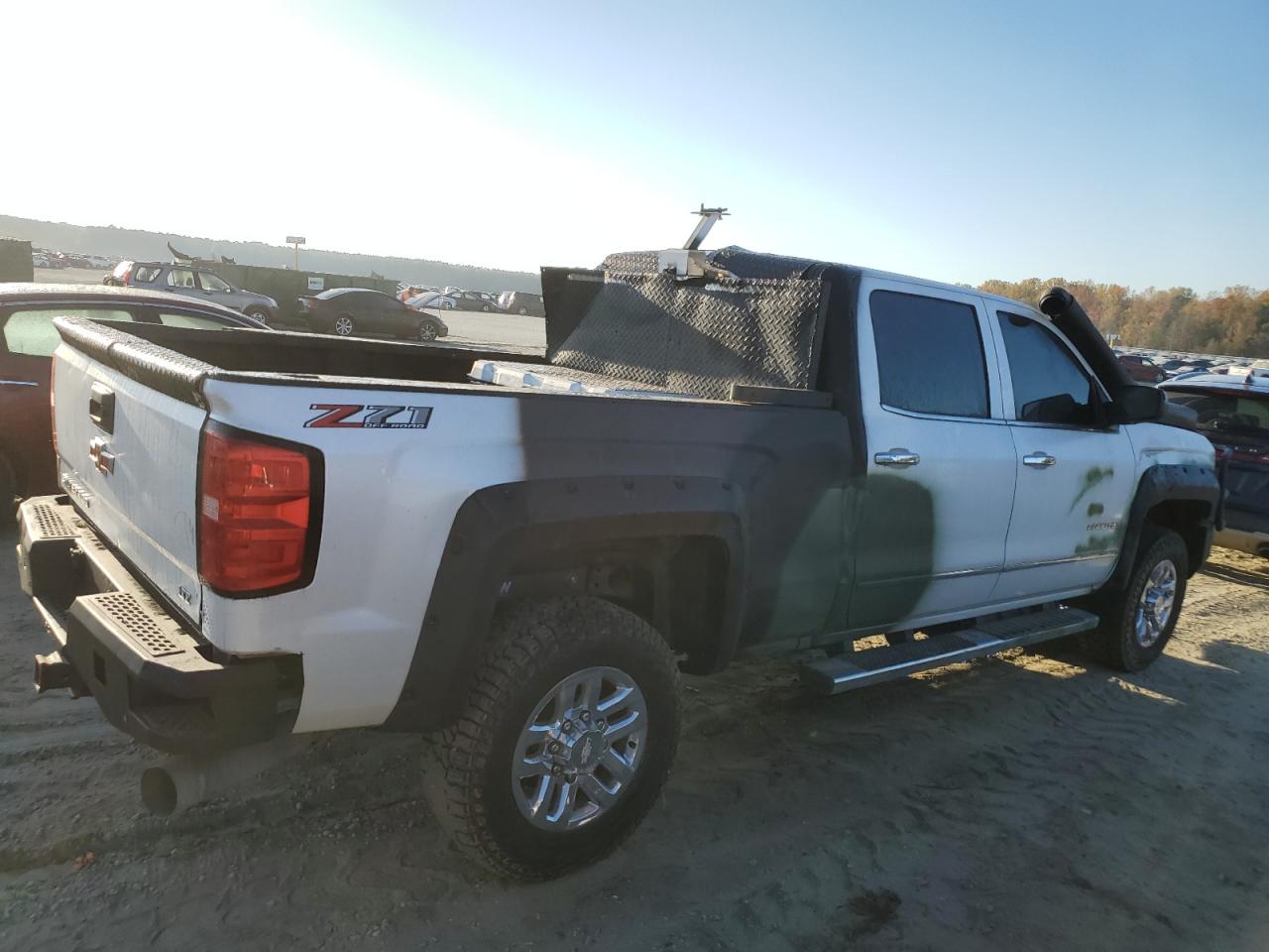 Image 3 of 2018 CHEVROLET SILVERADO K2500 HEAVY DUTY LTZ 2018 with VIN 1GC1KWEY9JF185132