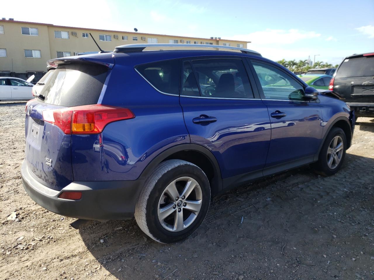 Image 3 of 2015 TOYOTA RAV4 XLE 2015 with VIN 2T3RFREV6FW232850