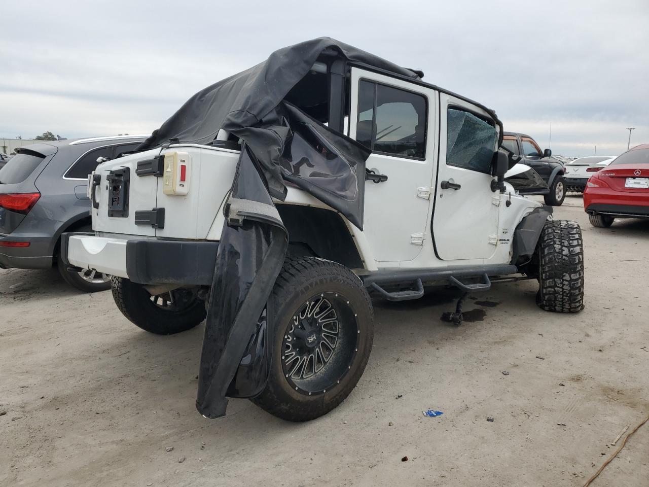 Изображение 3 2016 JEEP WRANGLER UNLIMITED SAHARA 2016 с VIN 1C4BJWEG1GL208105