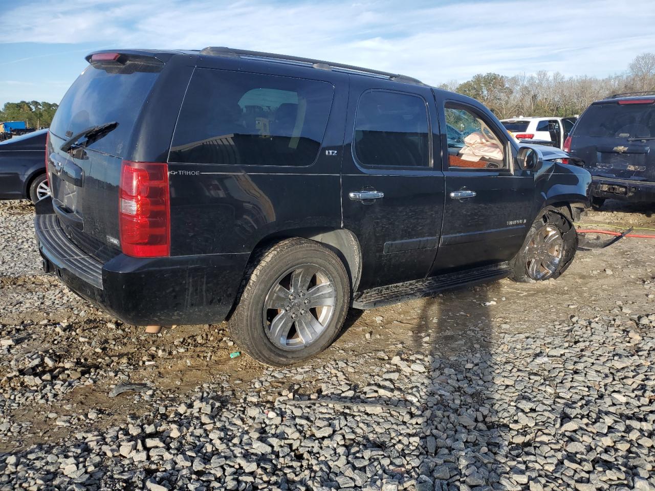 Image 3 of 2007 CHEVROLET TAHOE K1500 2007 with VIN 1GNFK13097R343537