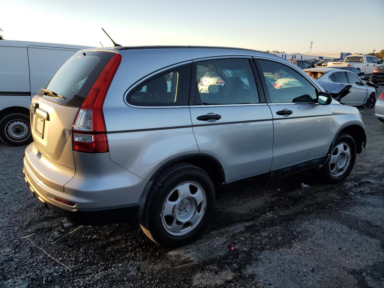 Obraz 3 z 2010 HONDA CR-V LX 2010 z VIN 3CZRE3H31AG700884