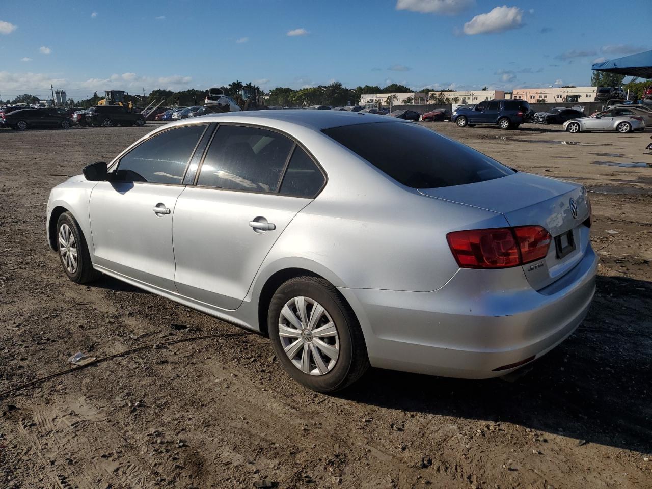 Image 2 of 2014 VOLKSWAGEN JETTA BASE 2014 with VIN 3VW2K7AJ9EM327713
