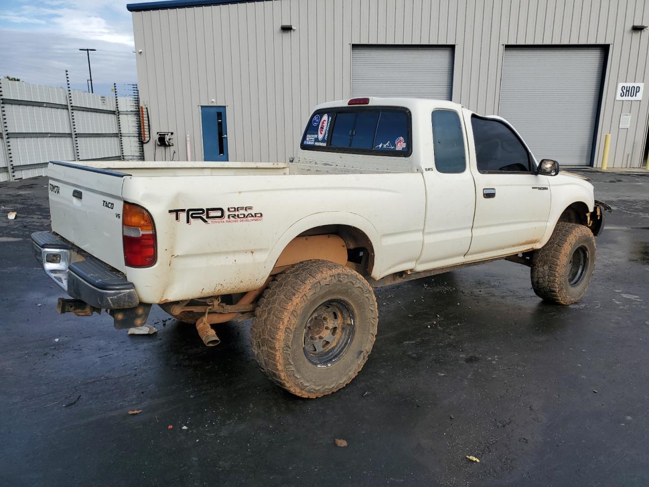 Image 3 of 1998 TOYOTA TACOMA XTRACAB 1998 with VIN 4TAWN72N4WZ061980