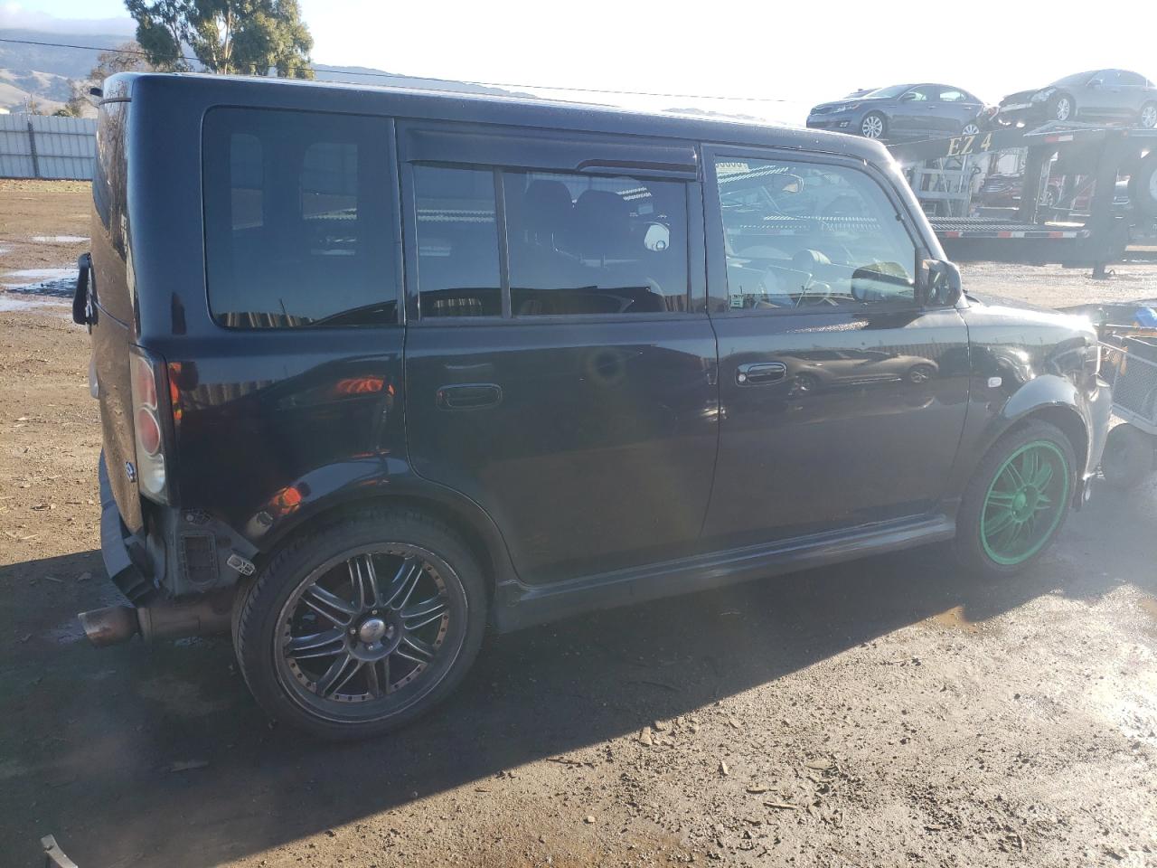Obraz 3 z 2004 TOYOTA SCION XB 2004 z VIN JTLKT334740135972