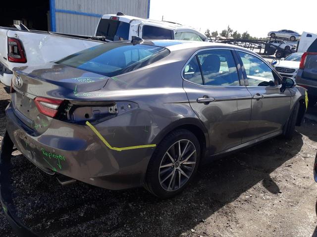 Obraz 3 z 2022 TOYOTA CAMRY XLE 2022 z VIN 4T1F11AK0NU010441