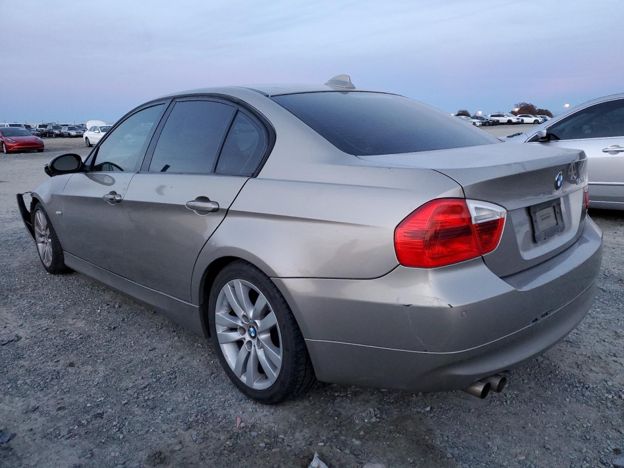 Obraz 2 z 2007 BMW 328 I 2007 z VIN WBAVA33547KX83279