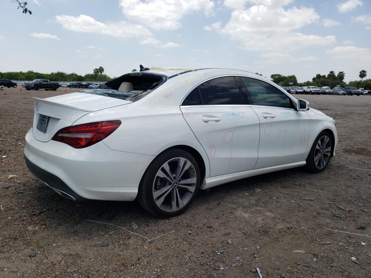 Изображение 3 2019 MERCEDES-BENZ CLA 250 2019 с VIN WDDSJ4EB4KN730271