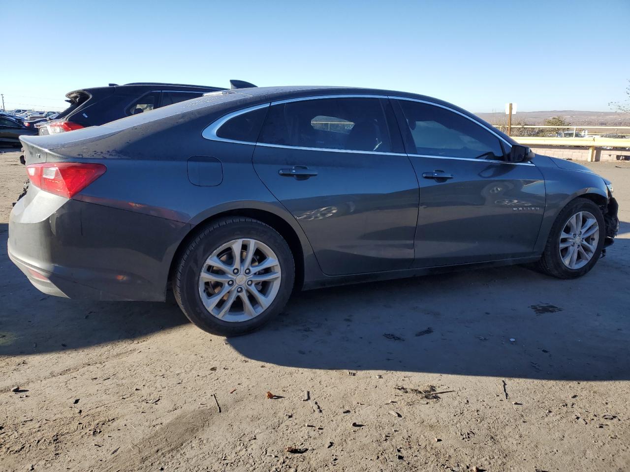 Obraz 3 z 2018 CHEVROLET MALIBU LT 2018 z VIN 1G1ZD5ST5JF142609