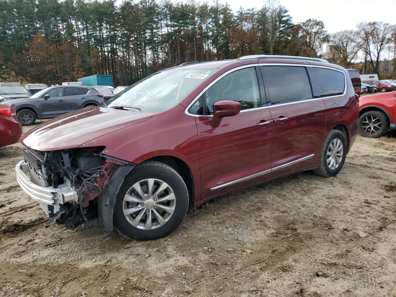 Image 1 of 2018 CHRYSLER PACIFICA TOURING L 2018 with VIN 2C4RC1BG0JR140328