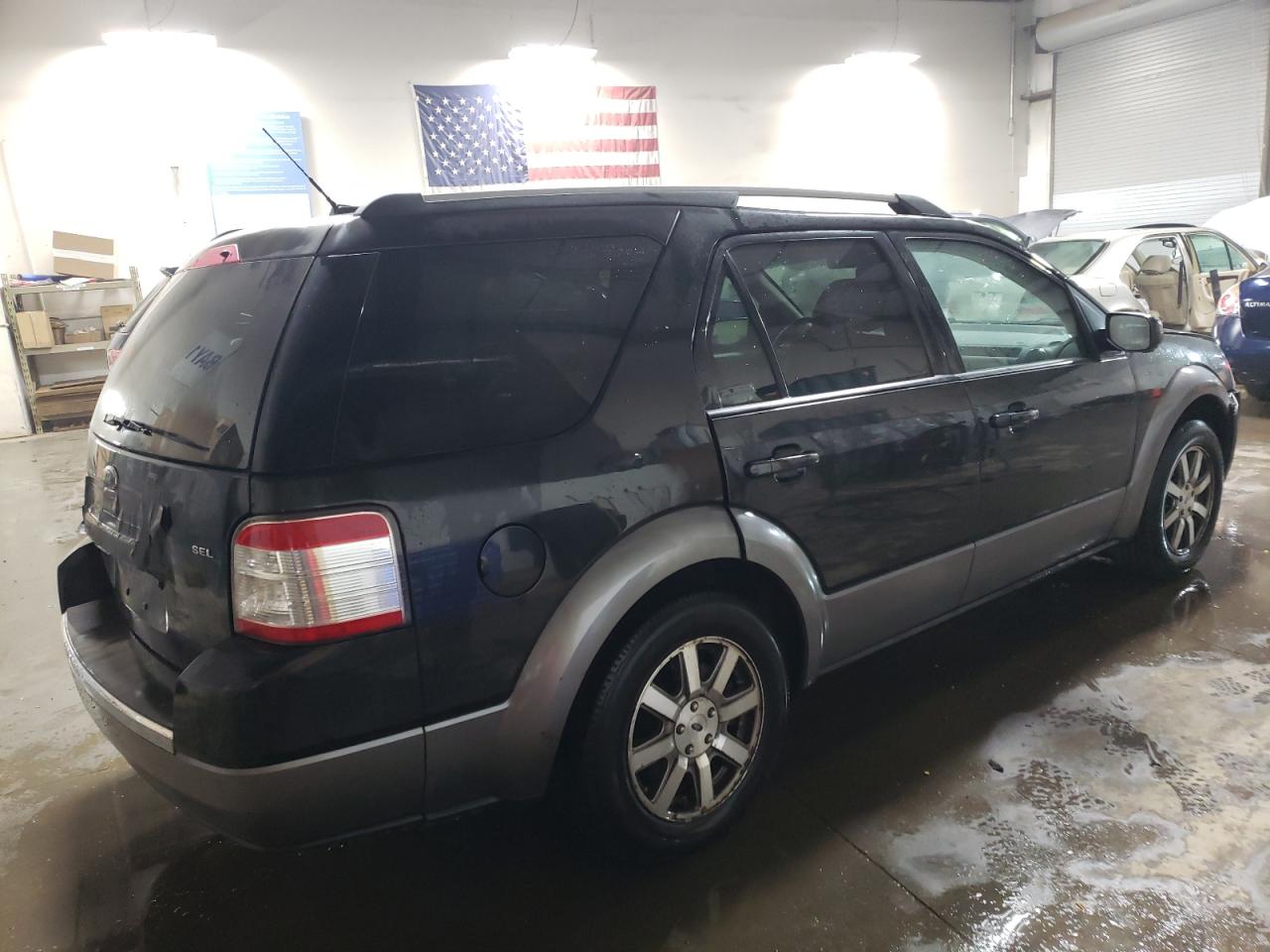Image 3 of 2009 FORD TAURUS X SEL 2009 with VIN 1FMDK02WX9GA04926