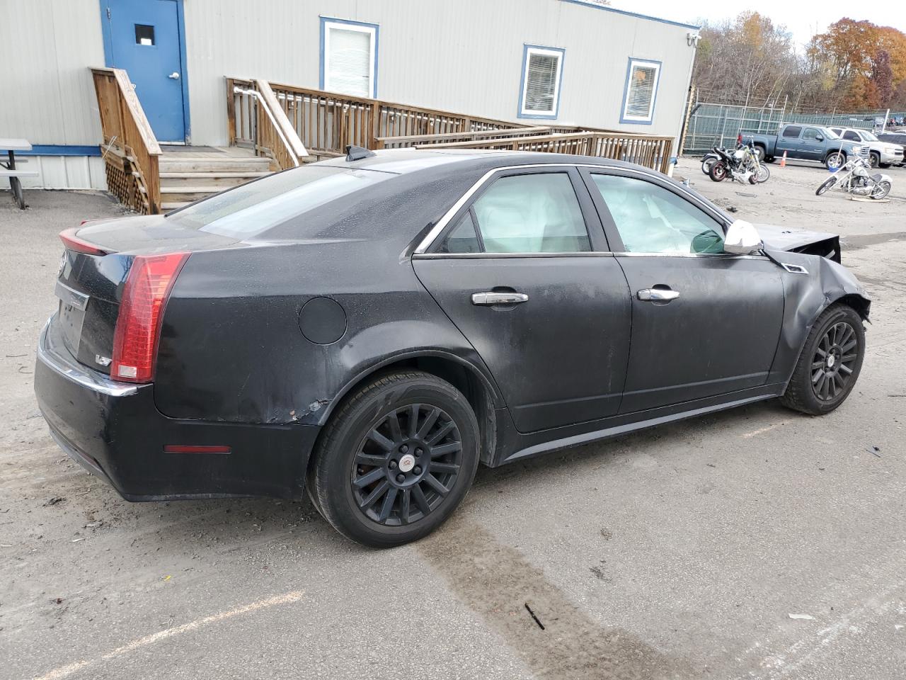 Image 3 of Cadillac Cts Luxury Collection 2011 with VIN 1G6DG5EY4B0117398