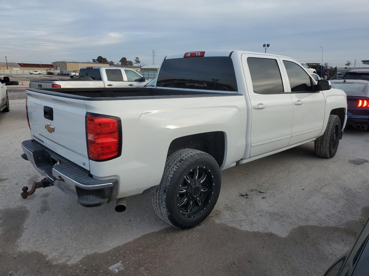 Изображение 3 2018 CHEVROLET SILVERADO C1500 LT 2018 с VIN 3GCPCREC7JG592944