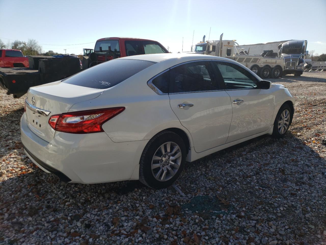Image 3 of 2017 NISSAN ALTIMA 2.5 2017 with VIN 1N4AL3AP2HN324192