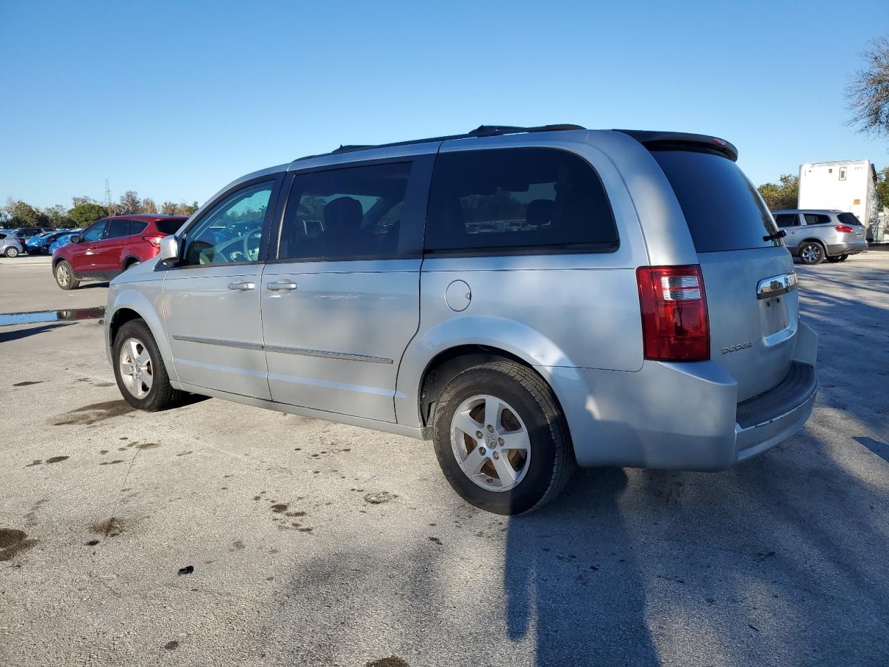 Obraz 2 z 2010 DODGE GRAND CARAVAN SXT 2010 z VIN 2D4RN5D11AR450422
