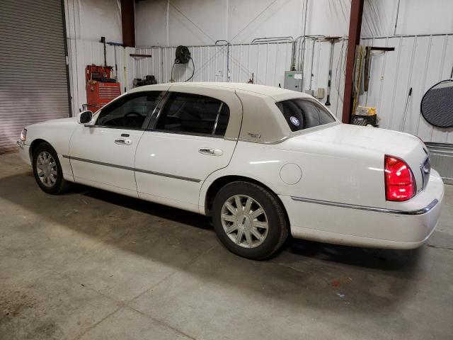 Obraz 2 z 2007 LINCOLN TOWN CAR SIGNATURE LIMITED 2007 z VIN 1LNHM82VX7Y617444
