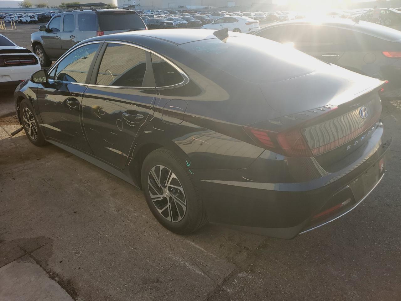 Obraz 2 z 2021 HYUNDAI SONATA HYBRID 2021 z VIN KMHL24JJ5MA018334