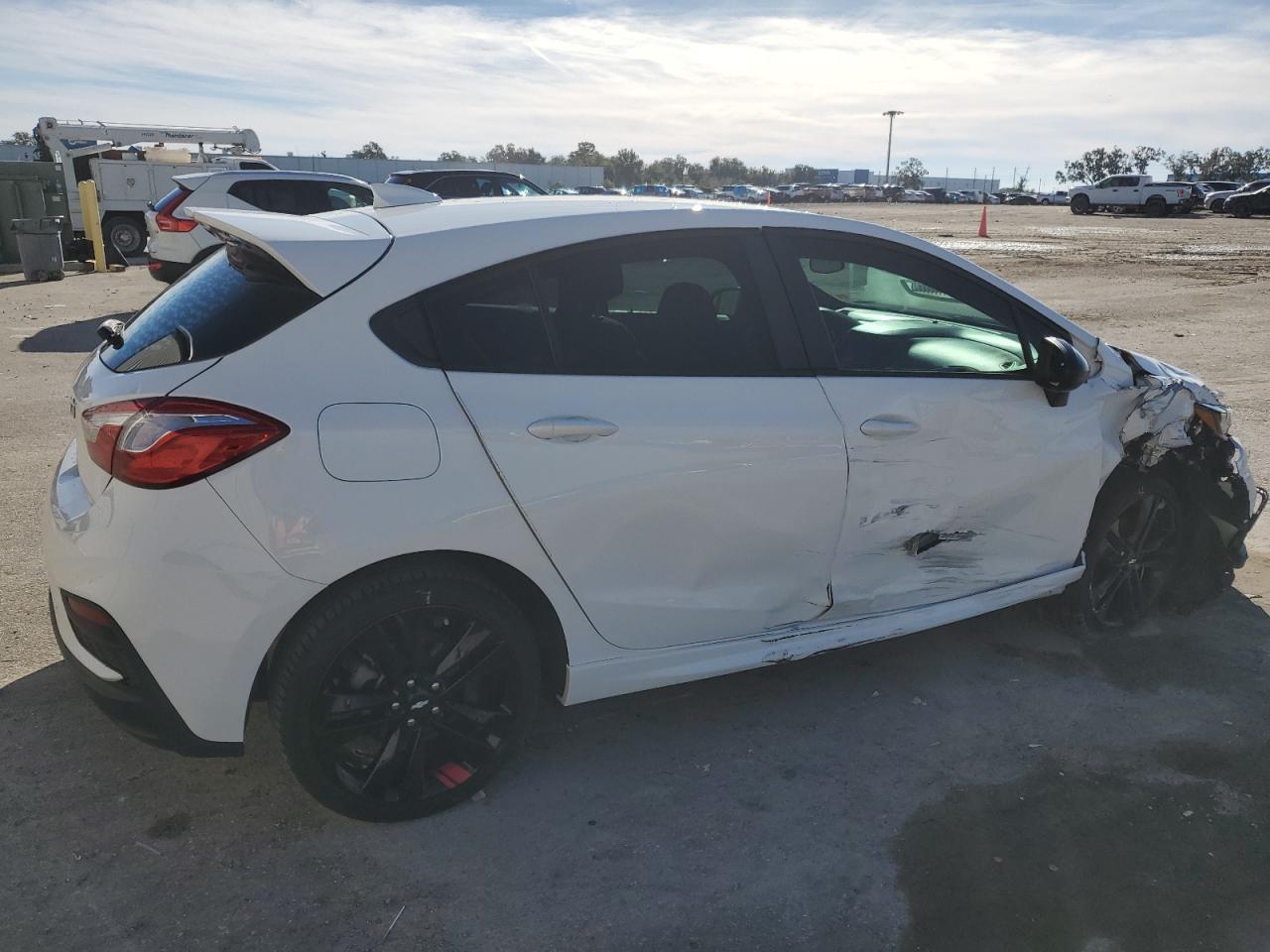 Image 3 of 2018 CHEVROLET CRUZE LT 2018 with VIN 3G1BE6SM6JS643338