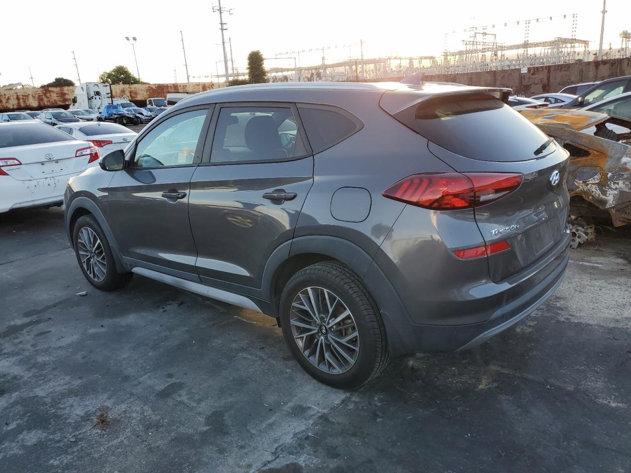 Image 2 of 2020 HYUNDAI TUCSON LIMITED 2020 with VIN KM8J33AL6LU144232
