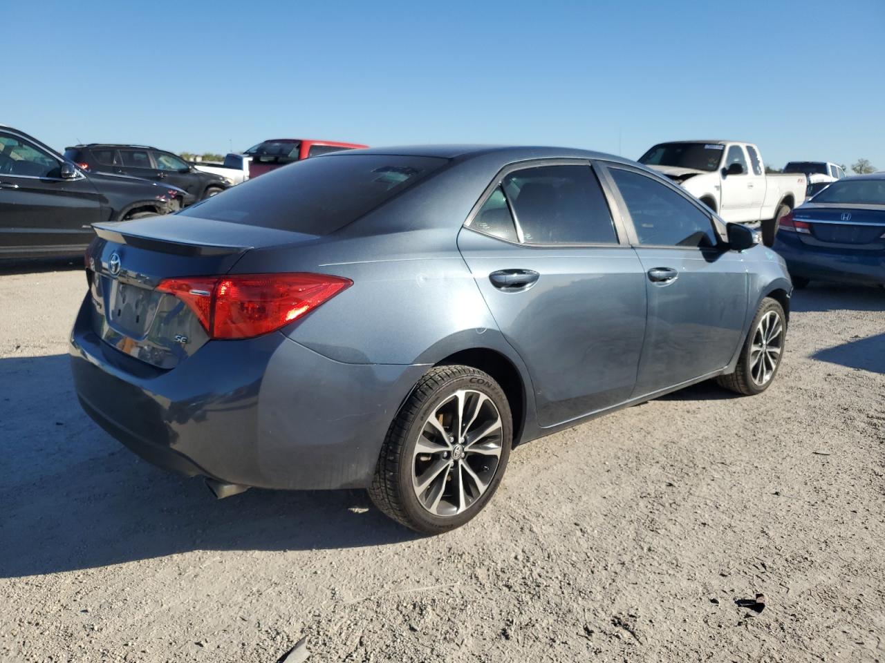 Image 3 of 2018 TOYOTA COROLLA L 2018 with VIN 2T1BURHE8JC039069
