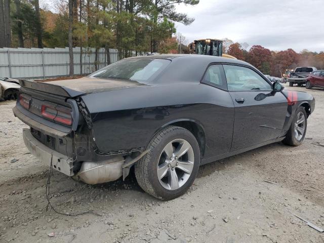 Obraz 3 z 2018 DODGE CHALLENGER SXT 2018 z VIN 2C3CDZAG7JH138735