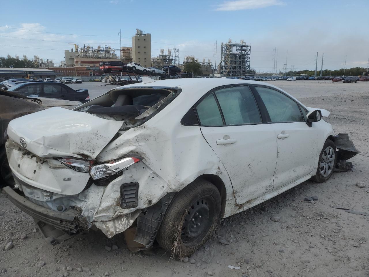 Image 3 of 2020 TOYOTA COROLLA LE 2020 with VIN JTDEPRAE1LJ095456