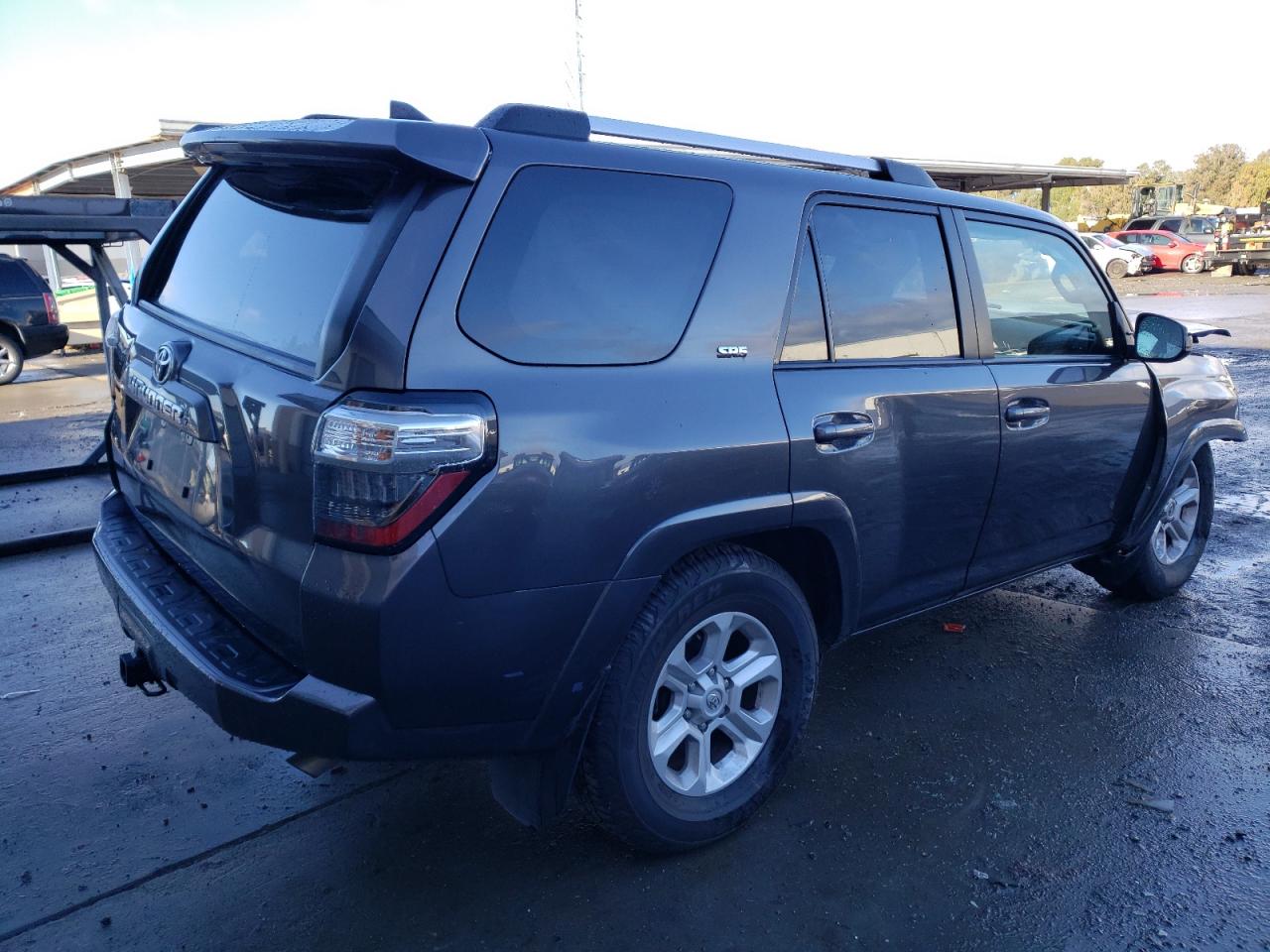 Изображение 3 2022 TOYOTA 4RUNNER SR5 2022 с VIN JTEEU5JR7N5265329