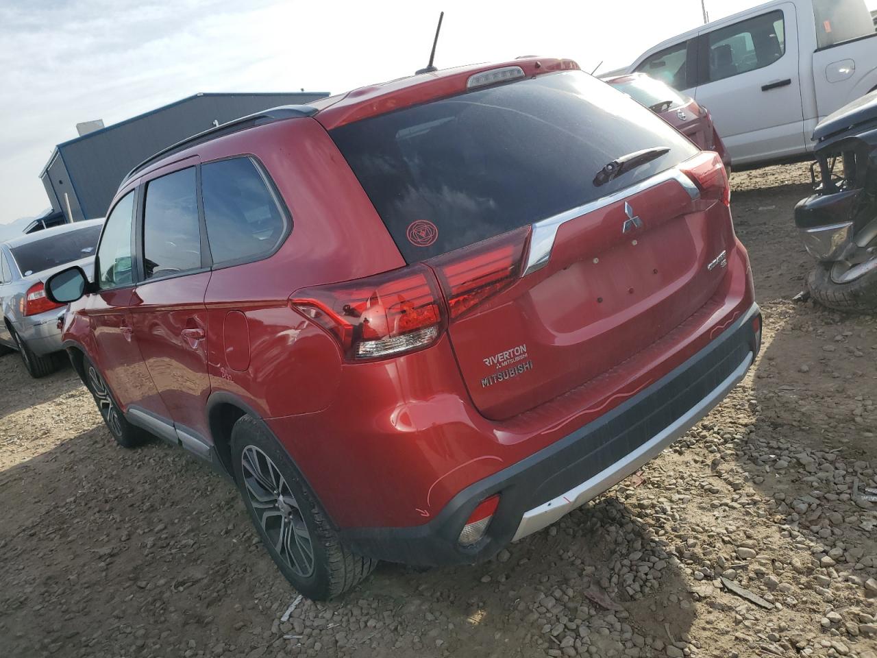 Изображение 2 2016 MITSUBISHI OUTLANDER SE 2016 с VIN JA4AZ3A37GZ013011