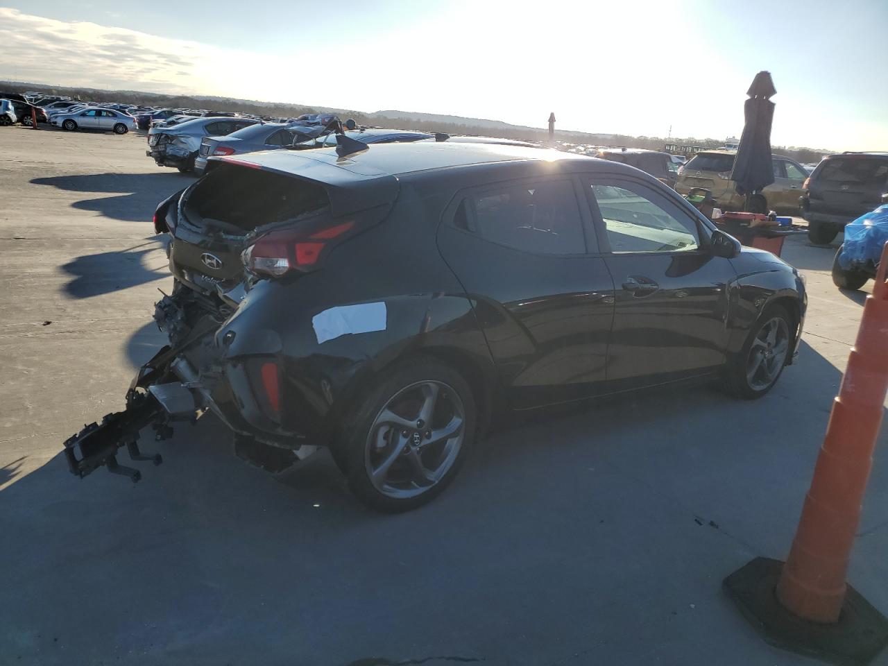 Image 3 of 2019 HYUNDAI VELOSTER BASE 2019 with VIN KMHTG6AF0KU006029