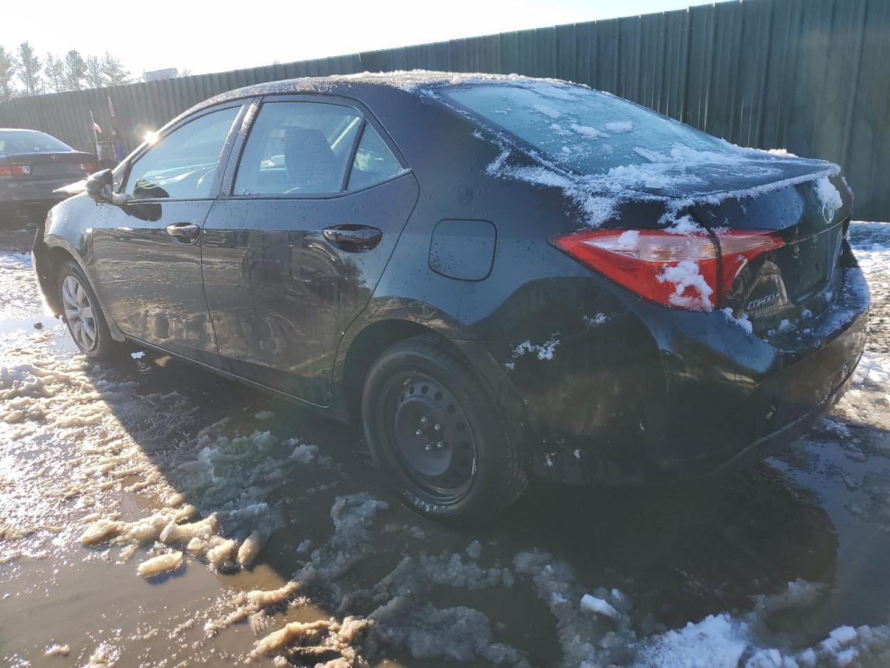 Изображение 2 2019 TOYOTA COROLLA L 2019 с VIN 5YFBURHEXKP933978